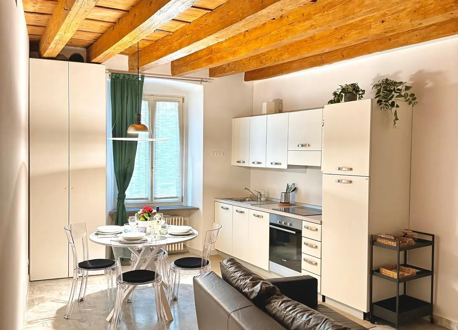 Casa Arlecchino - Old Town contacts